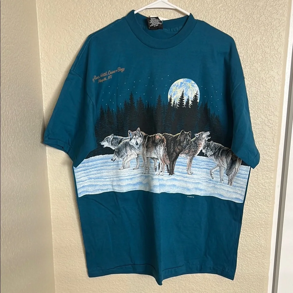 Single stitch signal sports Blue Wolf Pack Graphic Men's Tee - Picture 1 of 1